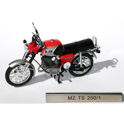Модель мотоцикла MZ TS 250/1 1:24