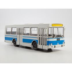 Масштабная модель автобуса ЛАЗ-4202(1:43)