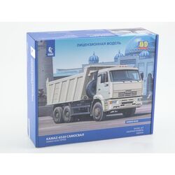 Сборная модель Камский-6520 самосвал(КИТ)